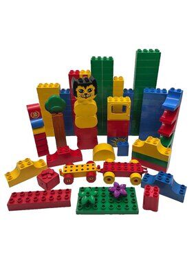 Lego Duplo Lot Of 145 Pieces Assorted Brick Sizes Read